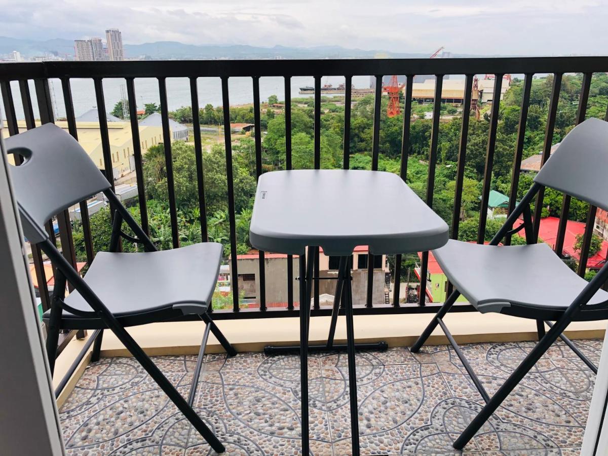 Condo W/ Balcony Near Mactan International Airport Lapu-Lapu City Exterior photo